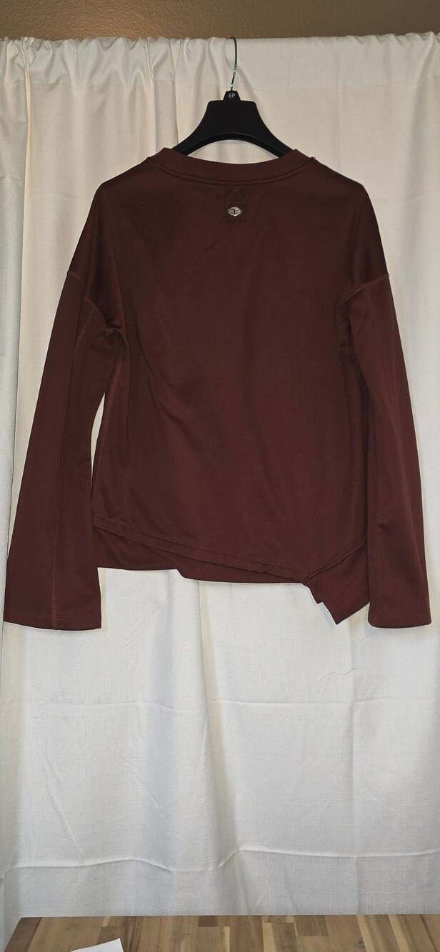 Tahari Sport Women's Asymmetrical Hem Long Sleeve Pullover Top Size S
